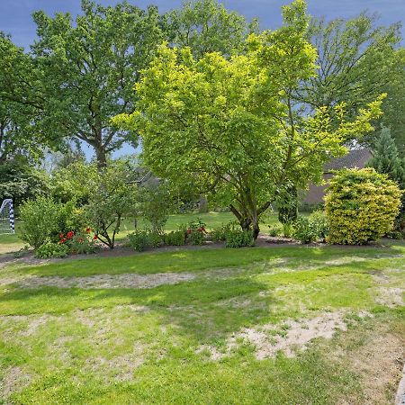 Charming Villa In Lemele With A Nice Garden Eksteriør billede